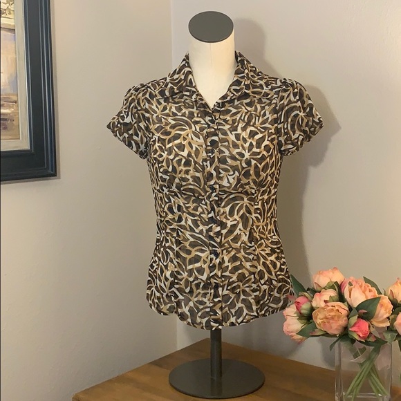 Perfect work top! Short-sleeved Dress Blouse - Picture 1 of 6